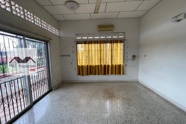 Blossom Heights Spacious Land 2 Storey Bungalow Seremban For Sale!!