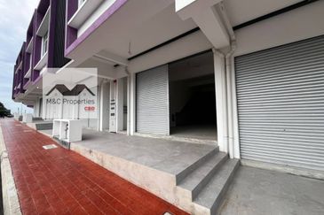 Warisan Mewah Brand New Basic 2 Storey Shop Office Sikamat For Rent!!