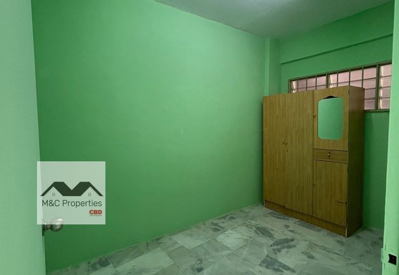 Bukit Delima Apartment With 1 Car Park Corner Unit Seremban For Sale!!