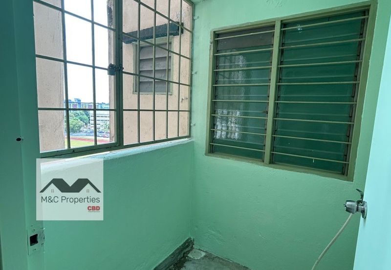 Bukit Delima Apartment With 1 Car Park Corner Unit Seremban For Sale!!