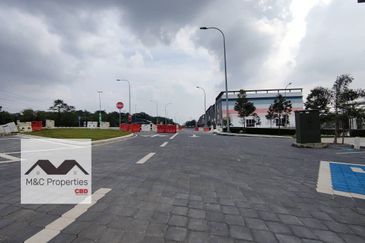 Irama Biz Sendayan Brand New Facing Main Road Ground Floor Shop - Rent