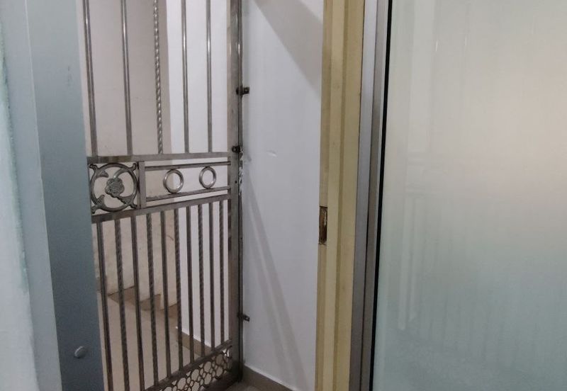 Oakland Commercial Centre