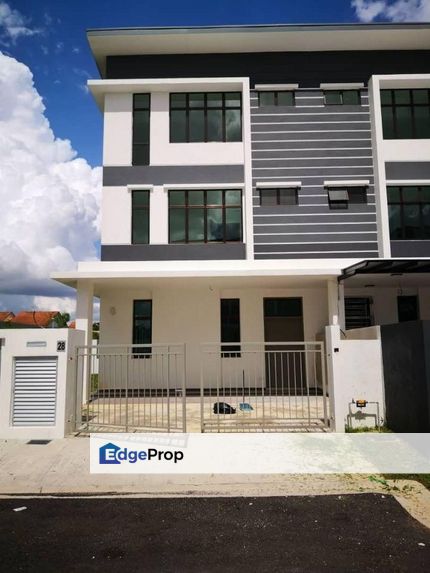 Mutiara Mas 3 Storey Cluster House For Sale , Johor, Skudai
