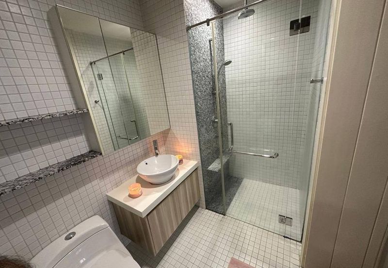 Six Ceylon (6 Ceylon)