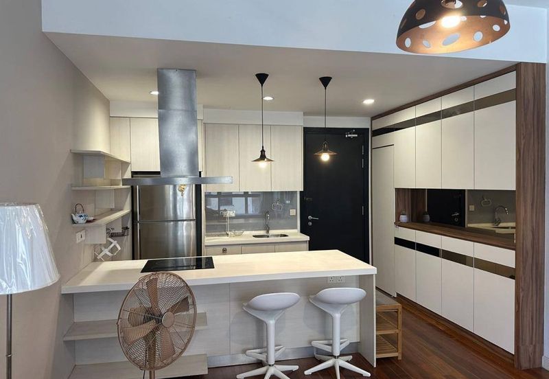 Six Ceylon (6 Ceylon)