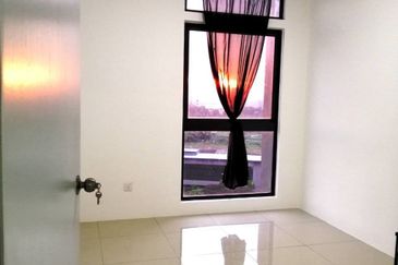 V12 Sovo (Menara Suria)