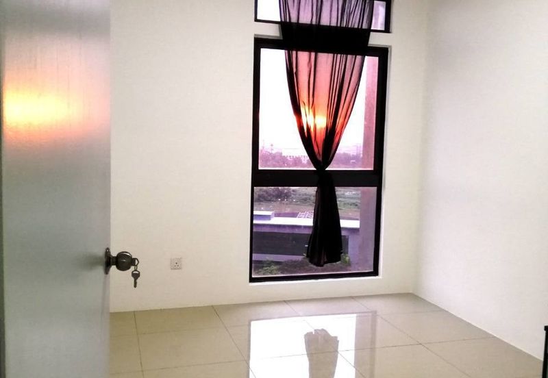 V12 Sovo (Menara Suria)