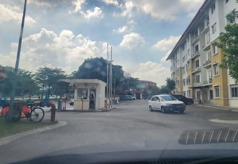 Akasia Apartment ( Setia Alam )