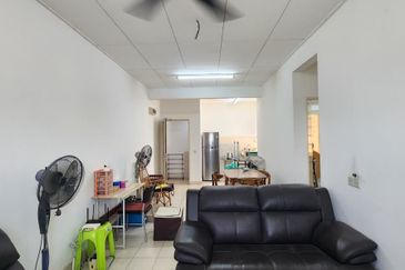 Akasia Apartment ( Setia Alam )