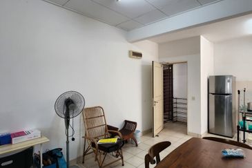 Akasia Apartment ( Setia Alam )