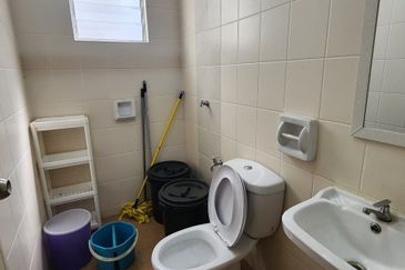 Akasia Apartment ( Setia Alam )