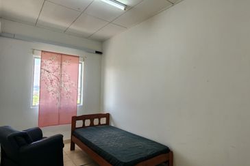 Akasia Apartment ( Setia Alam )