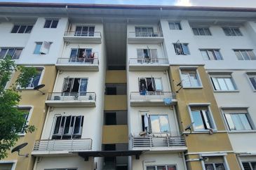 Akasia Apartment ( Setia Alam )