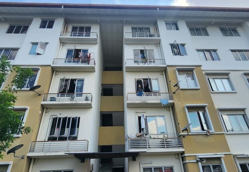 Akasia Apartment ( Setia Alam )