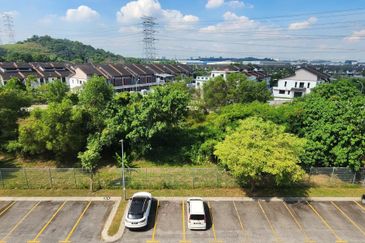 Akasia Apartment ( Setia Alam )