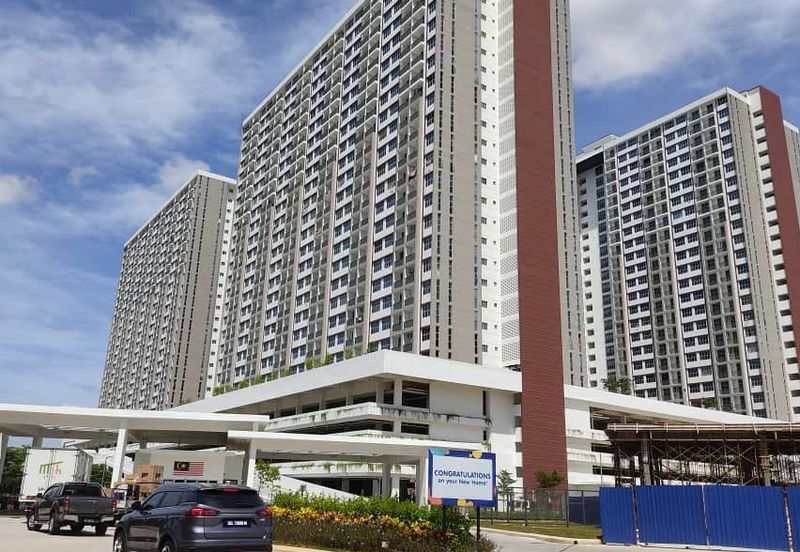 PR1MA Lakefront Homes