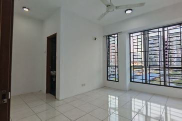 Green Suria Apartment