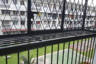 Dahlia Apartment, Pandan Indah