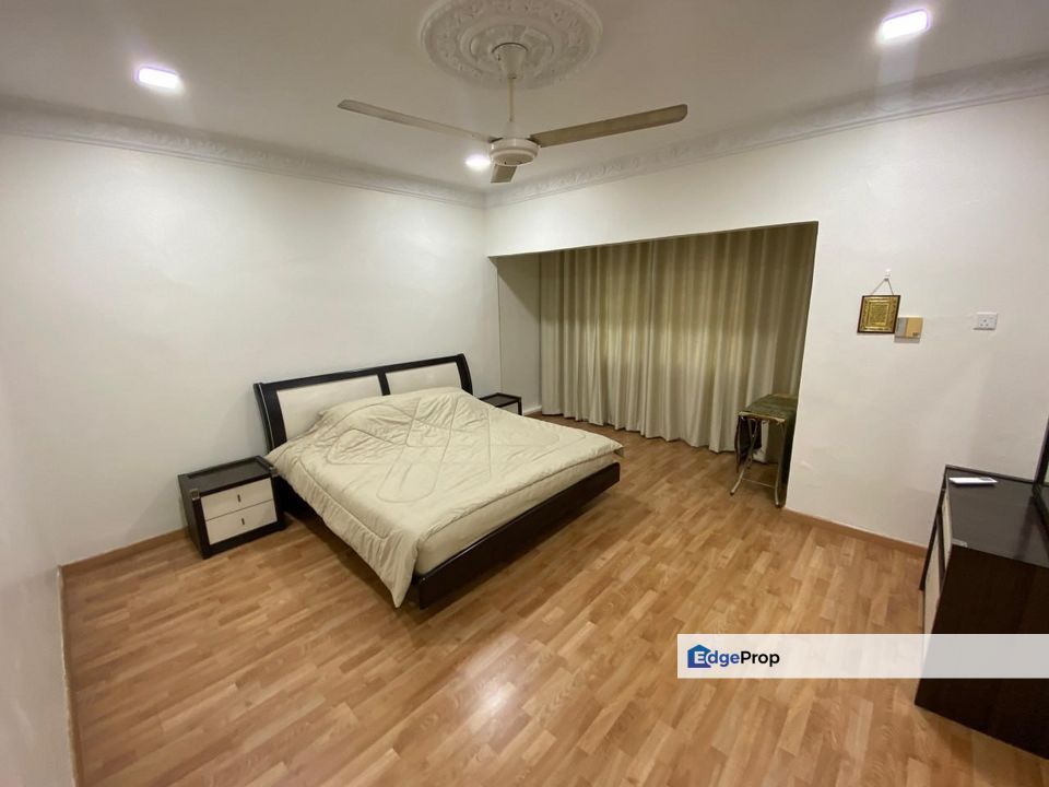 2 Storey House (Fully furnished) FOR SALE @ Taman Bunga Negara Shah Alam , Selangor, Shah Alam