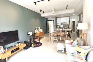 16 Quartz Melawati Condominium