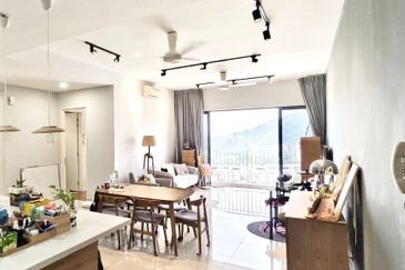 16 Quartz Melawati Condominium