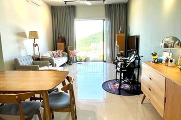 16 Quartz Melawati Condominium