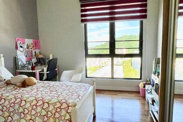 16 Quartz Melawati Condominium