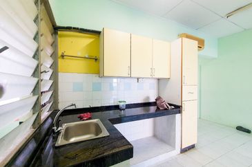 Pangsapuri Perdana, Seksyen 13