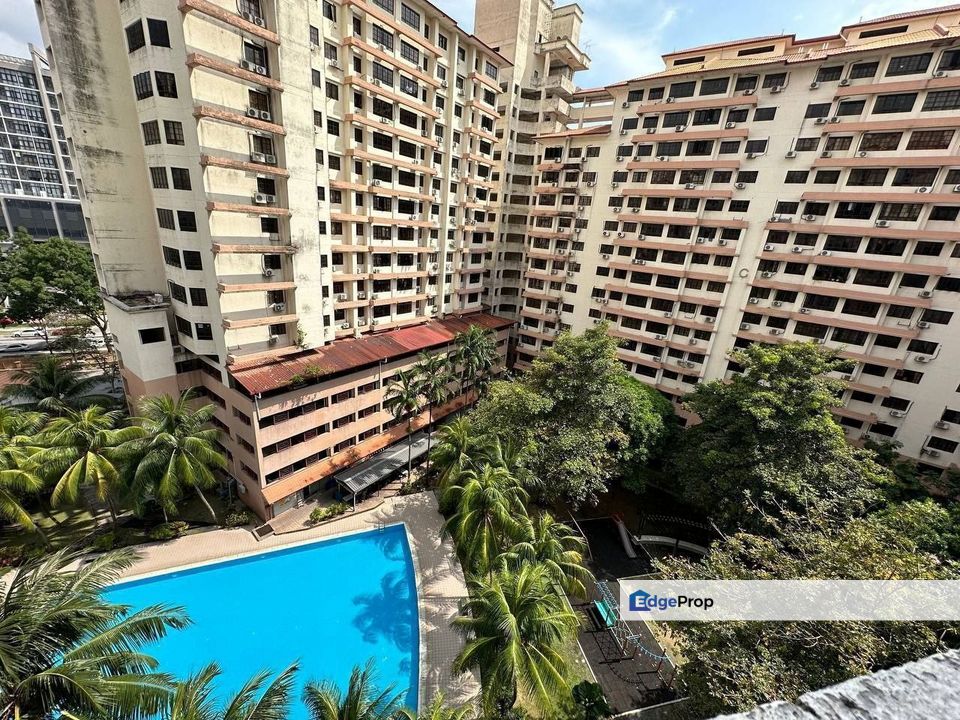 Ground floor Corner Unit!!  Bayu Tasik Condo FOR SALE @ Bandar Sri Permaisuri, Kuala Lumpur, Cheras