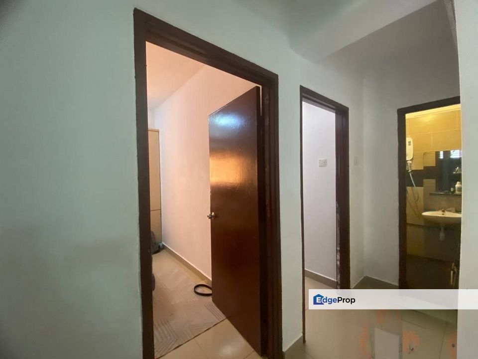 Ground floor Corner Unit!! FOR SALE @ Bayu Tasik Condo @ Bandar Sri Permaisuri, Kuala Lumpur, Cheras