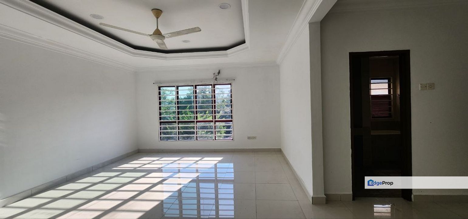 D' kayangan Seksyen 13 Shah Alam Double Story - RENT, Selangor, Shah Alam