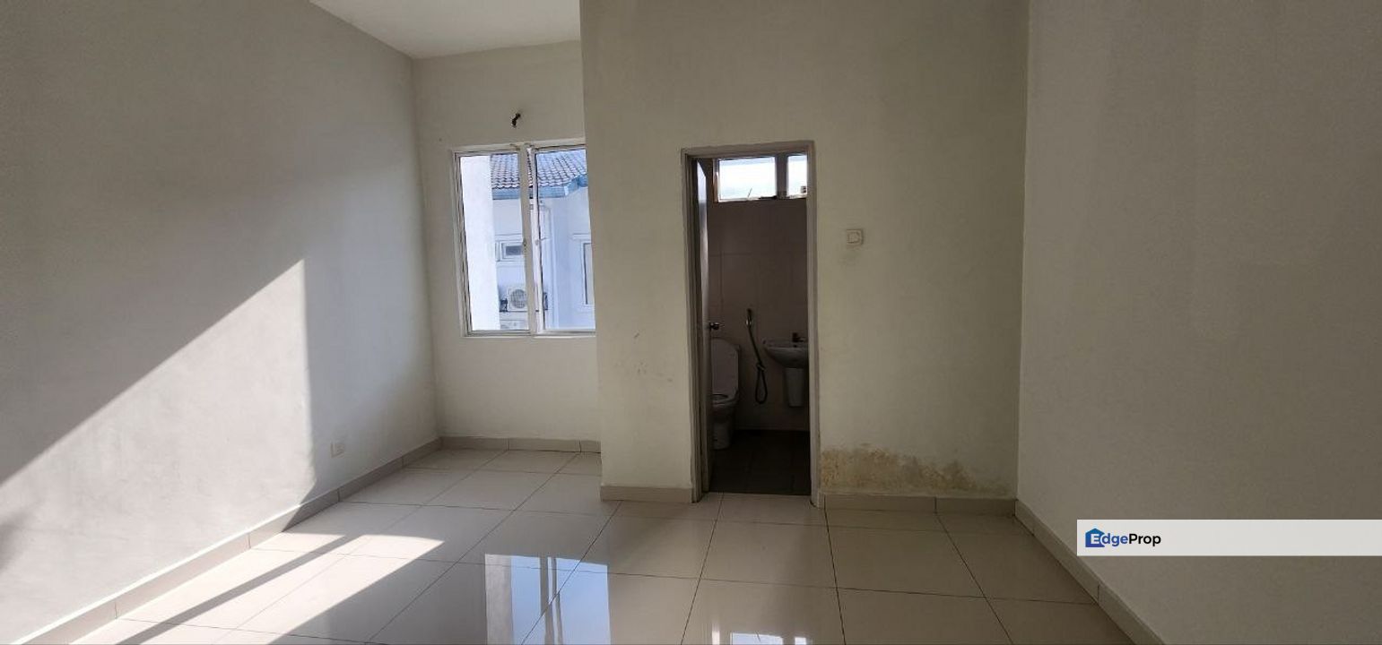 D' Kayangan Seksyen 13 Shah Alam.Double Story Superlink ( Marbella) - RENT, Selangor, Shah Alam