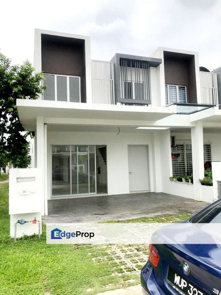 2 Storey End Lot Casaview Cybersouth Cyberjaya- SALE , Selangor, Cyberjaya