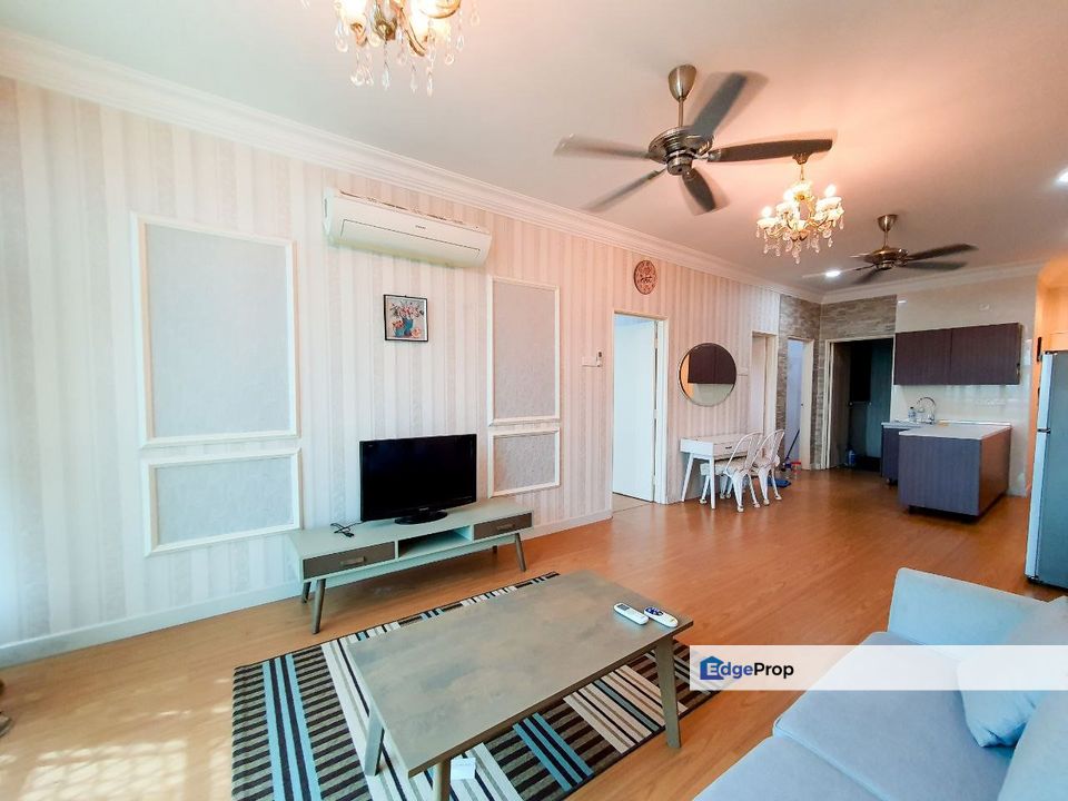 WTS  [PARTLY FURNISHED & RENOVATED] Vista Alam Service Apartment Seksyen 14, Shah Alam, Selangor, Shah Alam