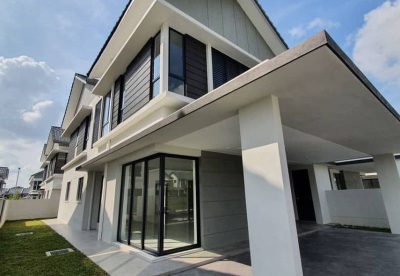 Reesia Elmina Garden