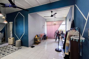 Dahlia Court Apartment