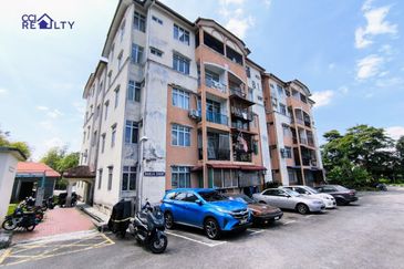 Dahlia Court Apartment