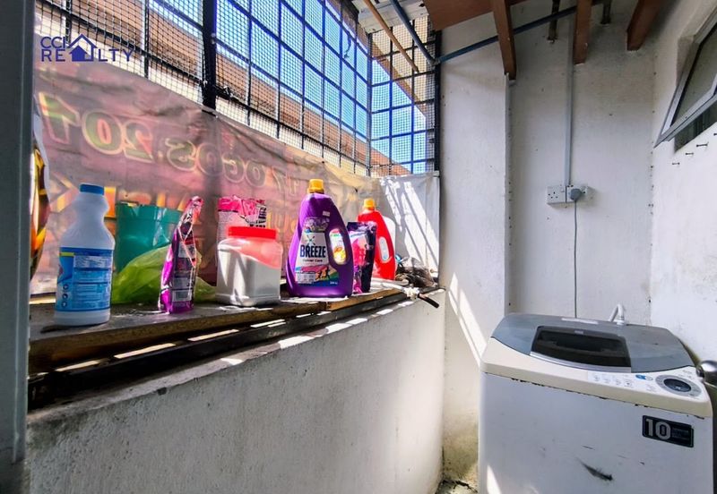 Dahlia Court Apartment