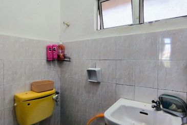 Dahlia Court Apartment