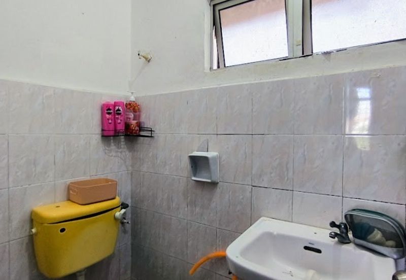 Dahlia Court Apartment