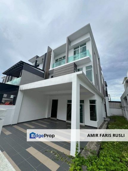 CHEAP 3 Storey Cluster Nusa Sentral 26 Iskandar Puteri ORIGINAL UNIT Gated Guarded NONBUMI, Johor, Nusajaya