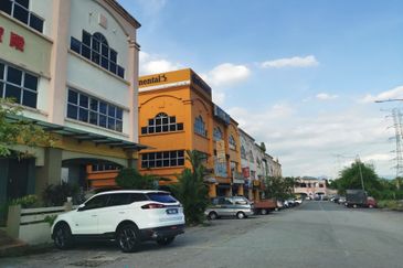 Pusat Perdagangan Seri Kembangan
