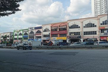 Pusat Perdagangan Seri Kembangan