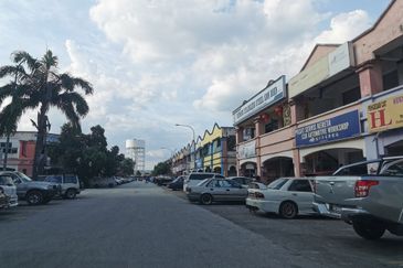Pusat Perdagangan Seri Kembangan