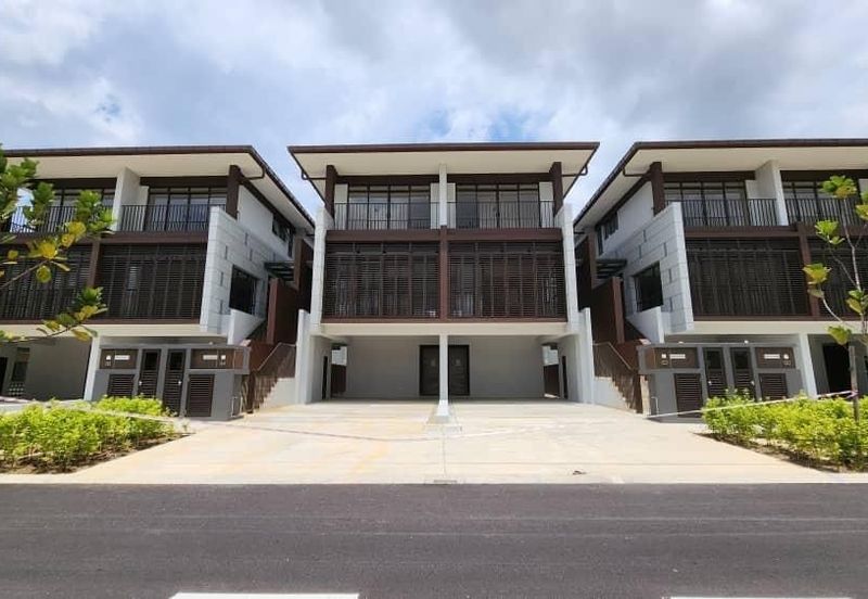 Cozy 3 storey Superlink Mulia Residence for rent in Symphony Hill King Henry Cyberjaya