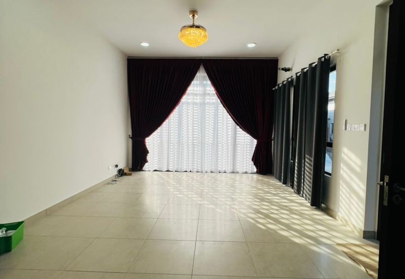 Cozy 3 storey Superlink Mulia Residence for rent in Symphony Hill King Henry Cyberjaya
