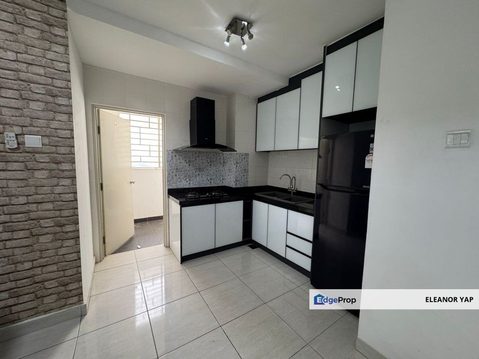 BSP 21 Corner Unit 4 Rooms Cheap For SALE in Mahsa University Bandar Saujana Putra, Selangor, Jenjarom