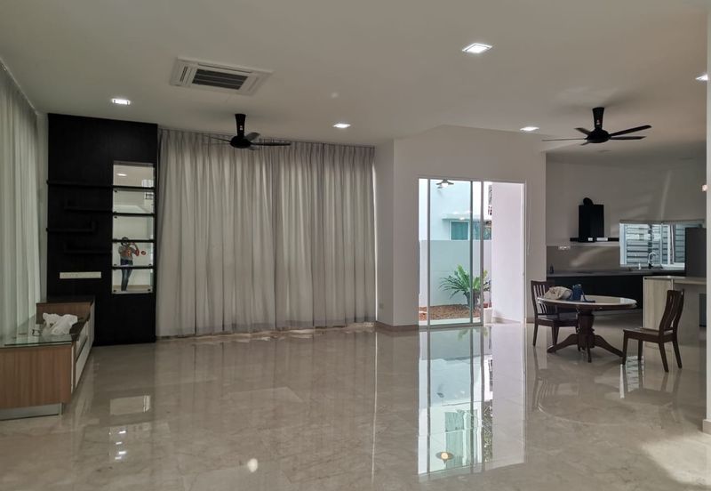 Jacaranda Garden Residence