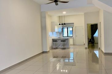 Monet Springtime @ Sunsuria City