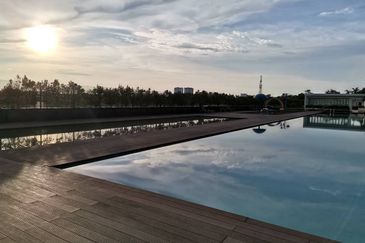 Sanderling @ Lakefront Cyberjaya